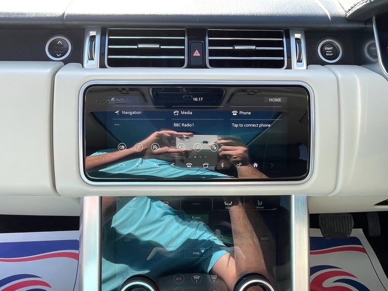 2019 Land Rover Range Rover 3.0 SD V6 Vogue black pack SUV 5dr Diesel Auto 4WD 275 bhp ESTATE Die...