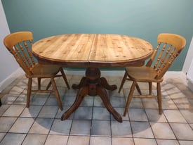 Extending table & 6 chairs