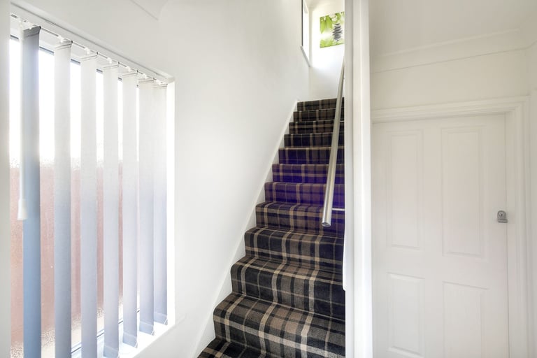 £1000pcm. All Bills Included, Boutique 1 Bedroom Apartment With Off Road Parking & Free Wi-Fi