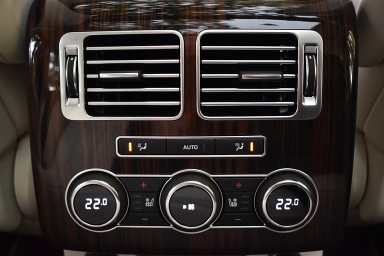 2014 Land Rover Range Rover V8 AUTOBIOGRAPHY+11 Services carried out! Estate Petrol Automatic