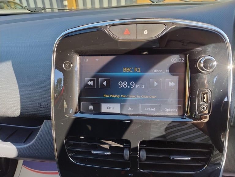 2013 Renault Clio 1.2 16V Dynamique MediaNav Euro 5 5dr HATCHBACK Petrol Manual