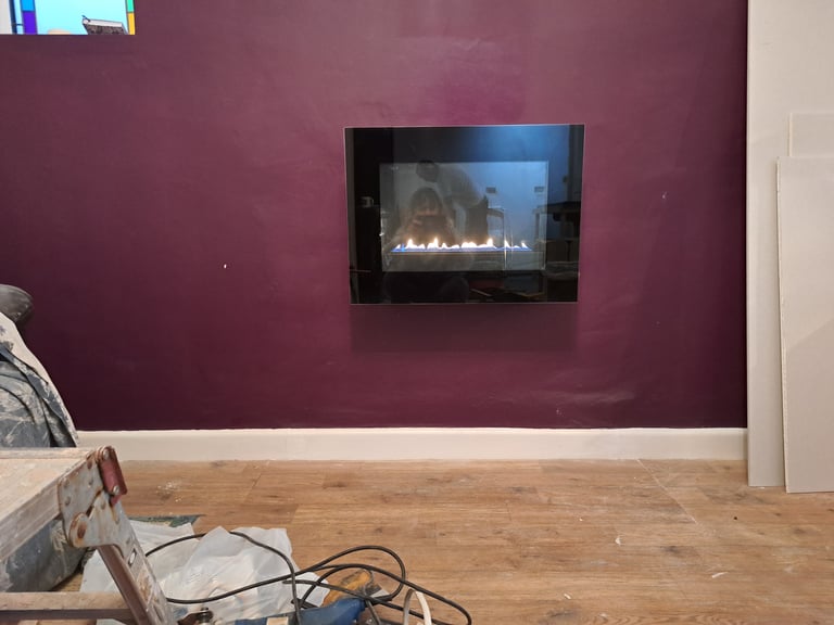Flueless wall hung gas fire