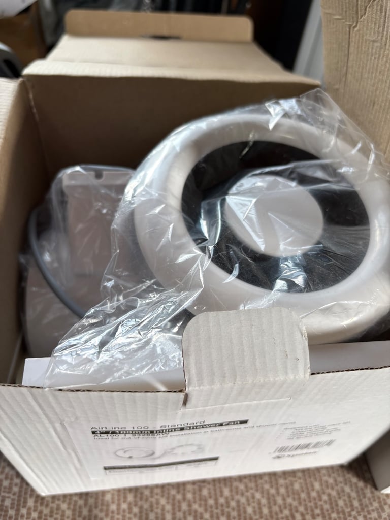 image for 2 x Xpelair fans & 2 x Tile vents