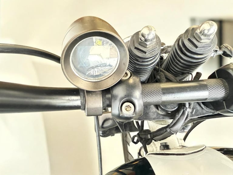 2002 Triumph Bobber Custom Built, Bonneville America Bobber