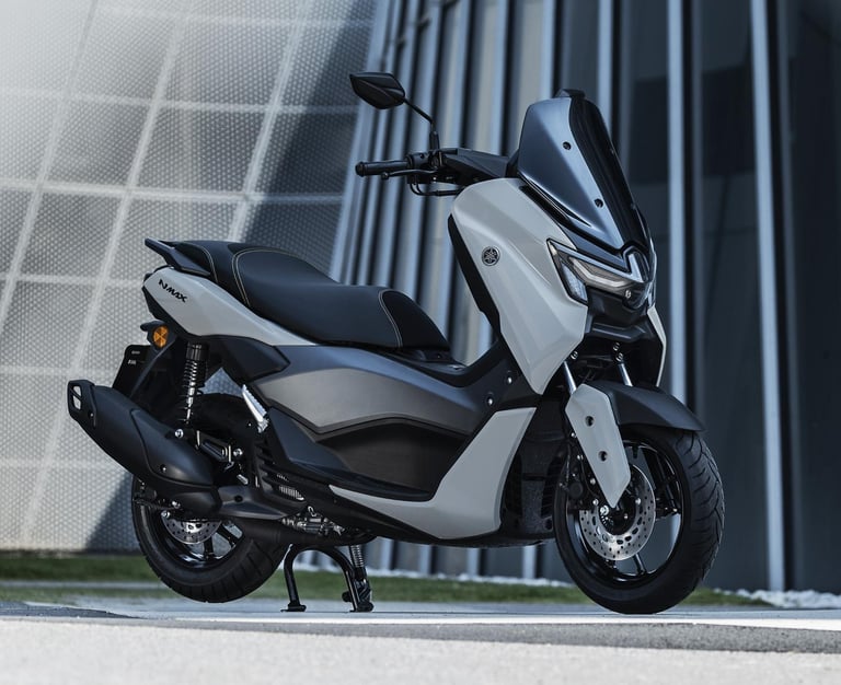 Yamaha NMAX 125 TECH MAX in Ceramic Grey 2025 model