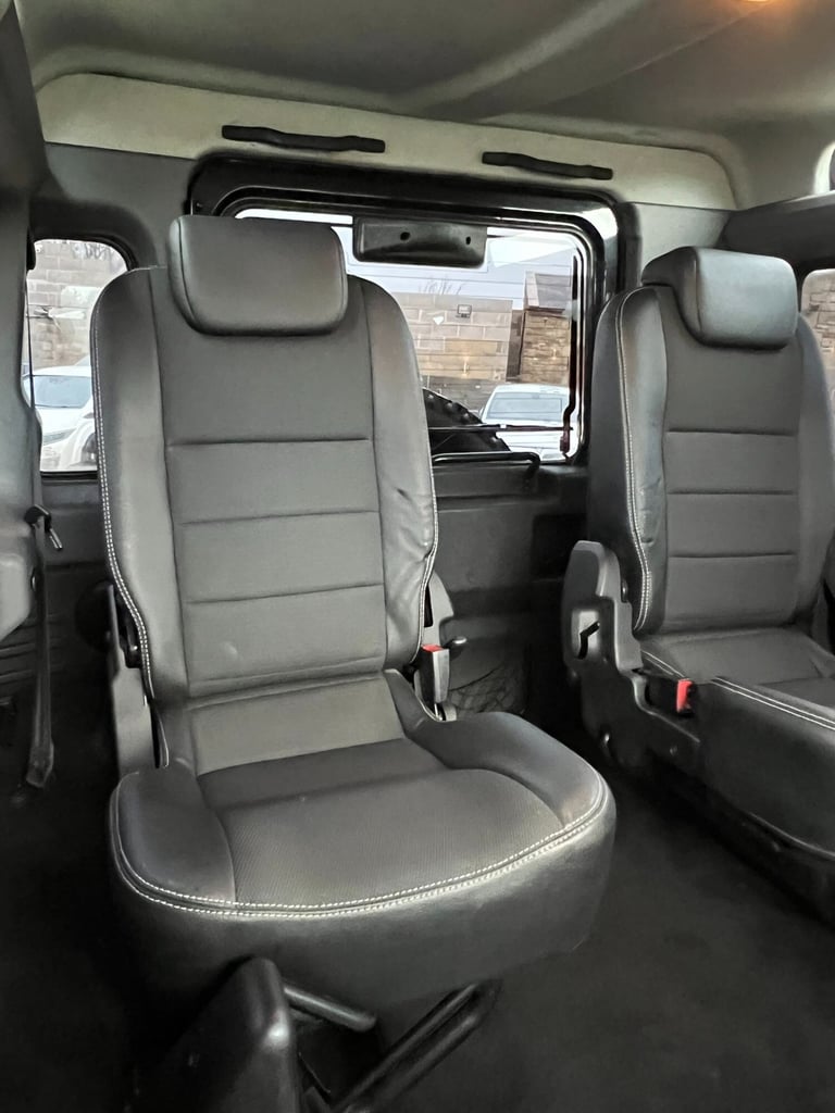 2011 - 61 Land Rover Defender 90 2.2 TDCi XS 4WD SWB Euro 5 WINDOW VAN Diesel