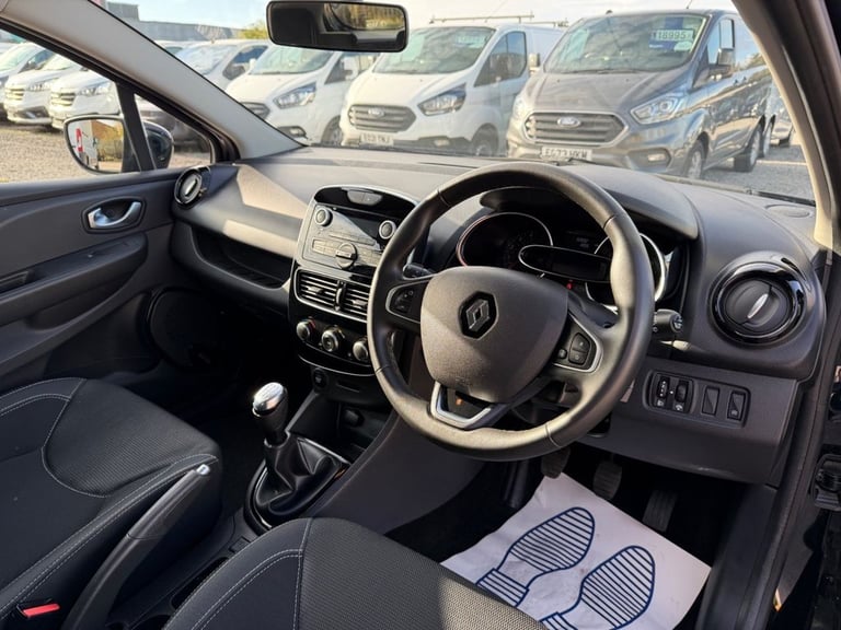 2019 Renault Clio 1.5 dCi Play Hatchback 5dr Diesel Manual Euro 6 (s/s) (90 ps) Hatchback Diesel ...