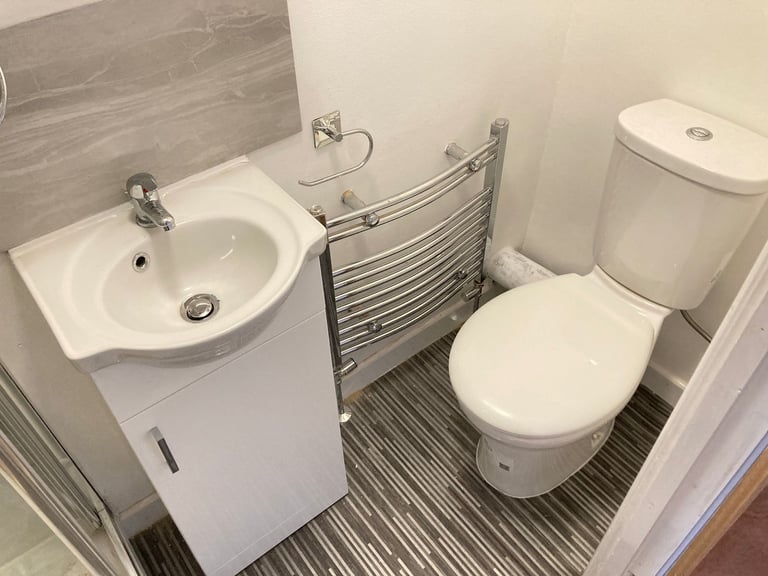 IncludesBills Converted 1st Studio Shower OpenBedRoomKitchenDineSit Garden VeryNearRailBusTubeShops