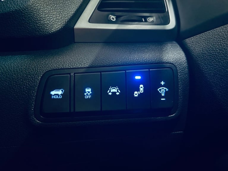 HYUNDAI TUCSON 2.0 CRDI BLUE DRIVE PREMIUM SE SUV DIESEL MANUAL EURO 6 2016