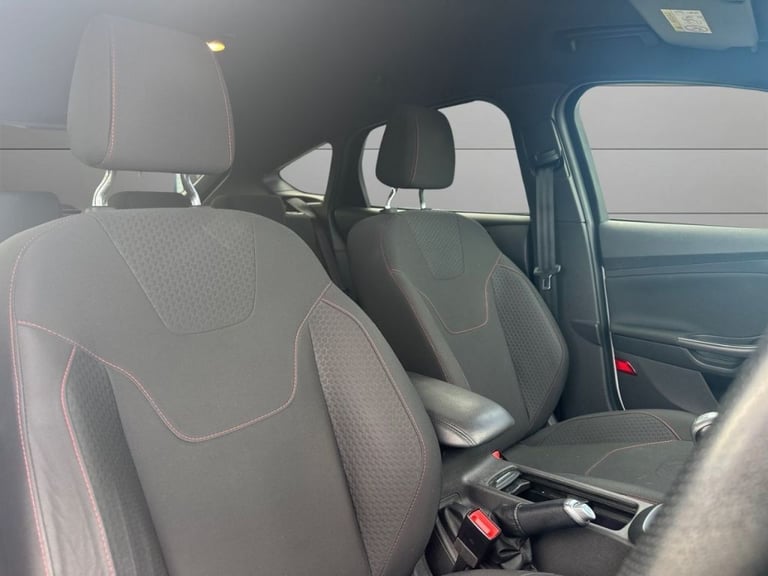  Ford Focus 1.0 EcoBoost 140 ST-Line Navigation 5dr Petrol