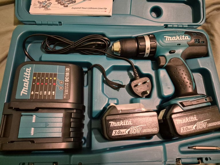 Makita cordless drill kit (SOLD)