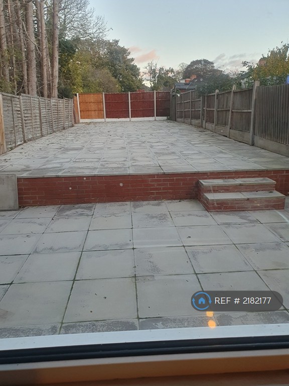 3 bedroom house in Upton Road, Birmingham, B33 (3 bed) (#2182177)