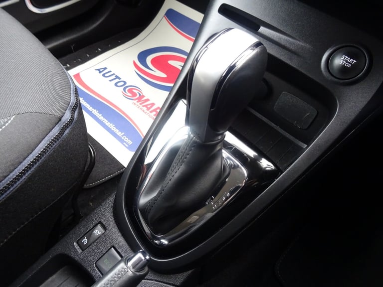 2016 Renault Captur 1.2 TCE Dynamique S Nav 5dr Automatic **LOW MILEAGE*ONLY 10000 MILES** HATCHB...