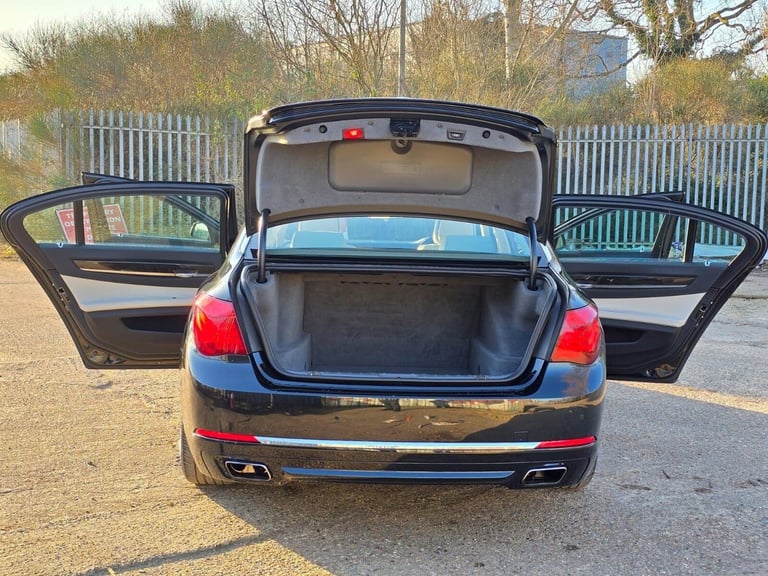2013 BMW 7 Series 4.4 750Li V8 SE Auto Euro 5 (s/s) 4dr Saloon Petrol Automatic