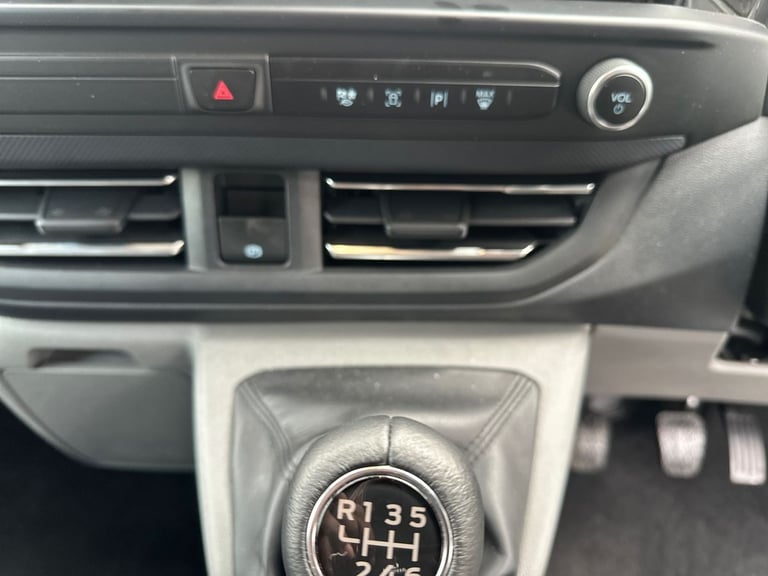 2025 Ford Transit Custom 320 LWB 2.0 Tdci Limited 136PS D/Cab Crew Bus Diesel Manual