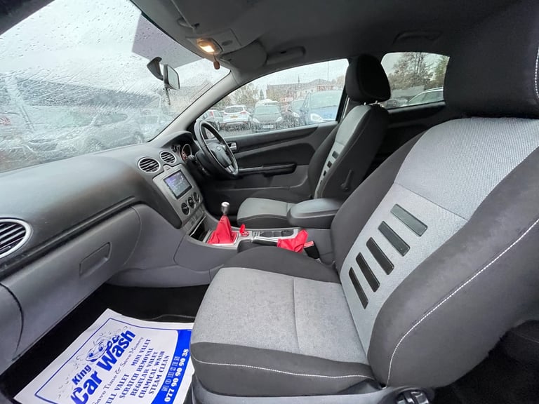 * 2011 FORD FOCUS ZETEC S 1.8L 3 DOOR + LONG MOT + ALLOYS + FOG LIGHTS * 