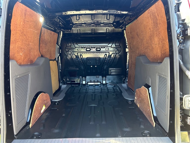 Ford Transit Connect ( LIMITED ) 240 L2 LWB panel van IN GLEAMING BLACK  euro 6 