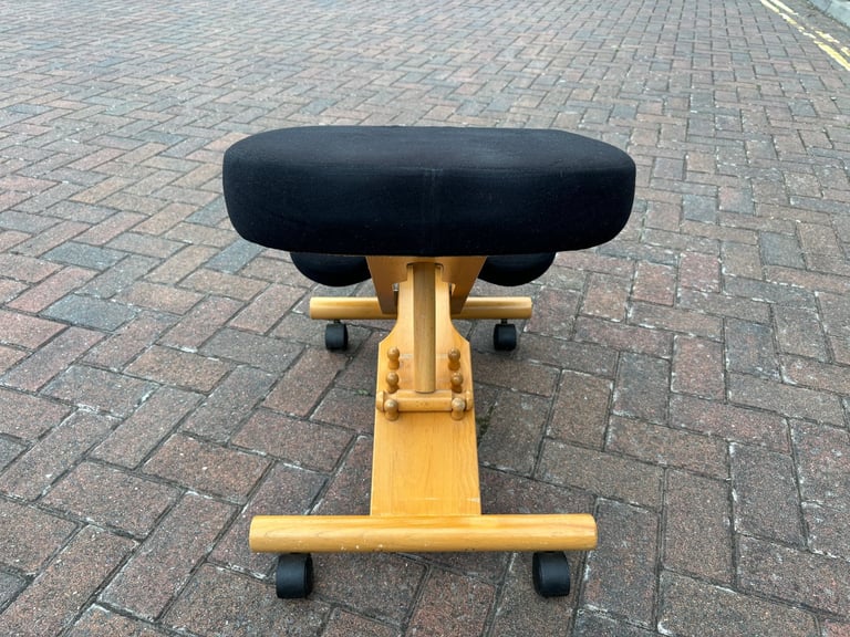 Fantastic Putnams Coccyx Good Posture Kneeling Chair Black Excellent