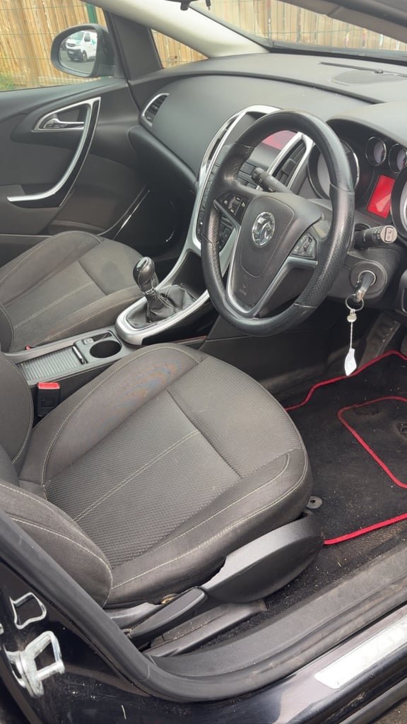 Vauxhall, ASTRA, Hatchback, 2011, Manual, 1956 (cc), 5 doors