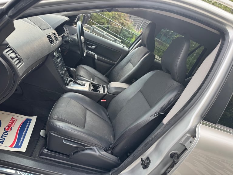 2010 VOLVO XC90 ACTIVE D5  GEARTRONIC AUTO 2.4 DIESEL SILVER 7 SEATER 5DR 