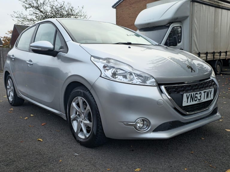 2013 Peugeot 208 1.2 VTi Active 5dr HATCHBACK PETROL Manual