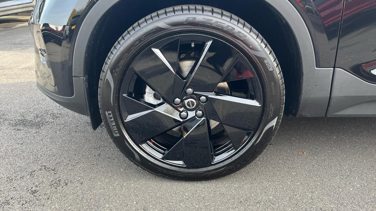 2025 Volvo XC40 2.0 B4 MHEV Plus Black Edition DCT Auto Euro 6 (s/s) 5dr ESTATE Petrol/Electric H...