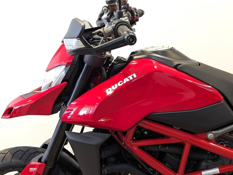 DUCATI HYPERMOTARD 950 2021 - 1 OWNER - FSH - OIL AND RAD GUARD - GENUINE BIKE