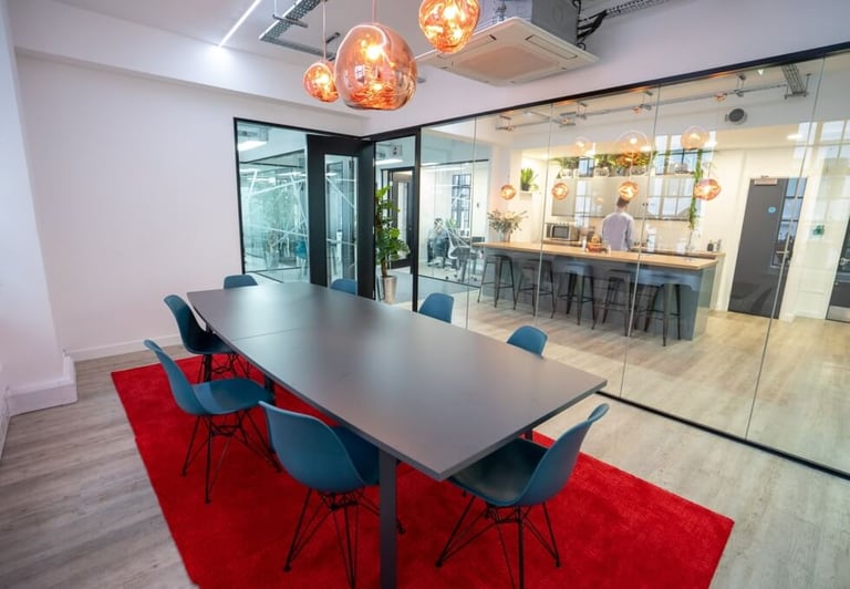 Furnished offices to rent in *King's Cross*. Office Spaces for 2 to 75 desks NW1