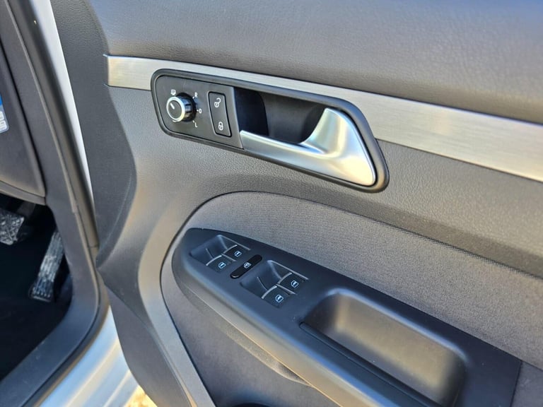 2014 Volkswagen Touran 1.4 TSI BlueMotion Tech SEL DSG Euro 6 (s/s) 5dr MPV Petrol Automatic