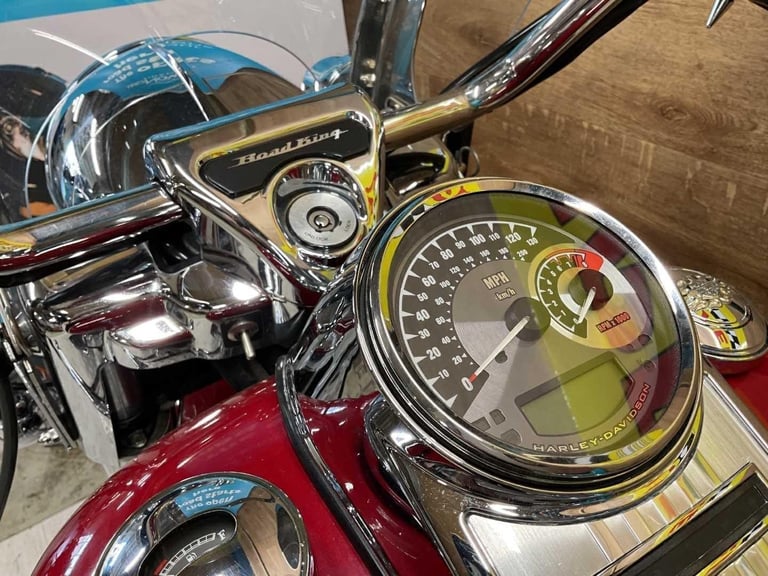 HARLEY-DAVIDSON ROADKING FLHRC