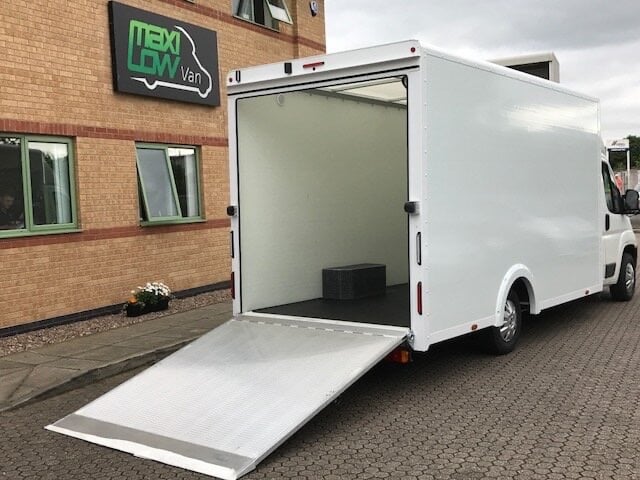 image for REMOVAL FLAT MOVERS 24/7 SHIFTERS MOVING MAN WITH VAN FULL HOUSE PROPRTY SHIFTING 