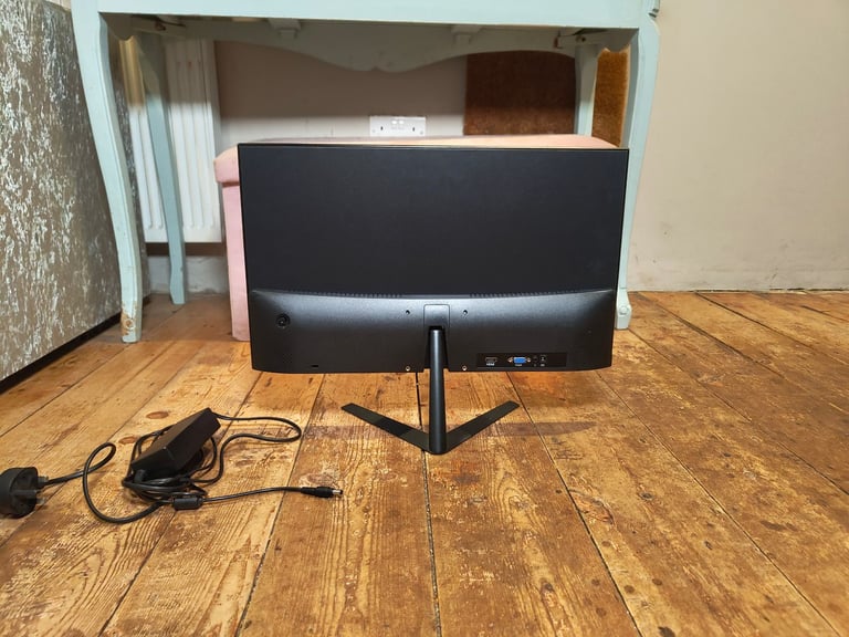 CHiQ 21.5” Full HD Monitor – 1080p, 75Hz, Excellent Condition – Ideal for Work or Gaming!