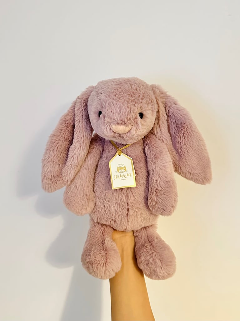 BNWT Jellycat Bashful Luxe Bunny Rosa Medium