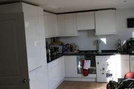 3 double bed maisonette, Private entrance, 2 bathroom, NW1 prepared to downsize