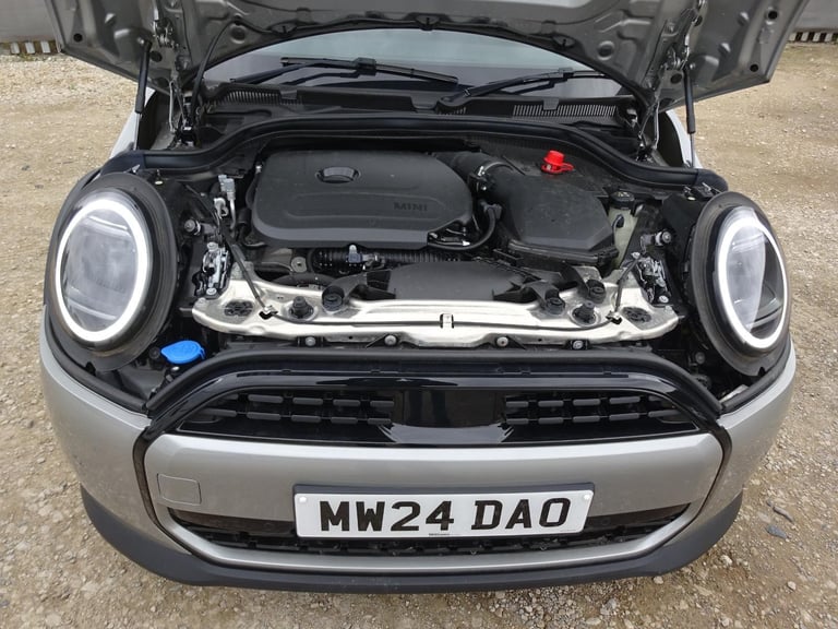 2024 24 REG MINI COOPER CLASSIC C AUTO DAMAGED REPAIRABLE SALVAGE