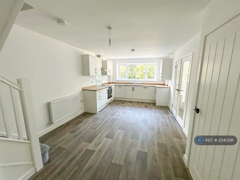 2 bedroom house in Hill Road, Sandford, Winscombe, BS25 (2 bed) (#2540291)