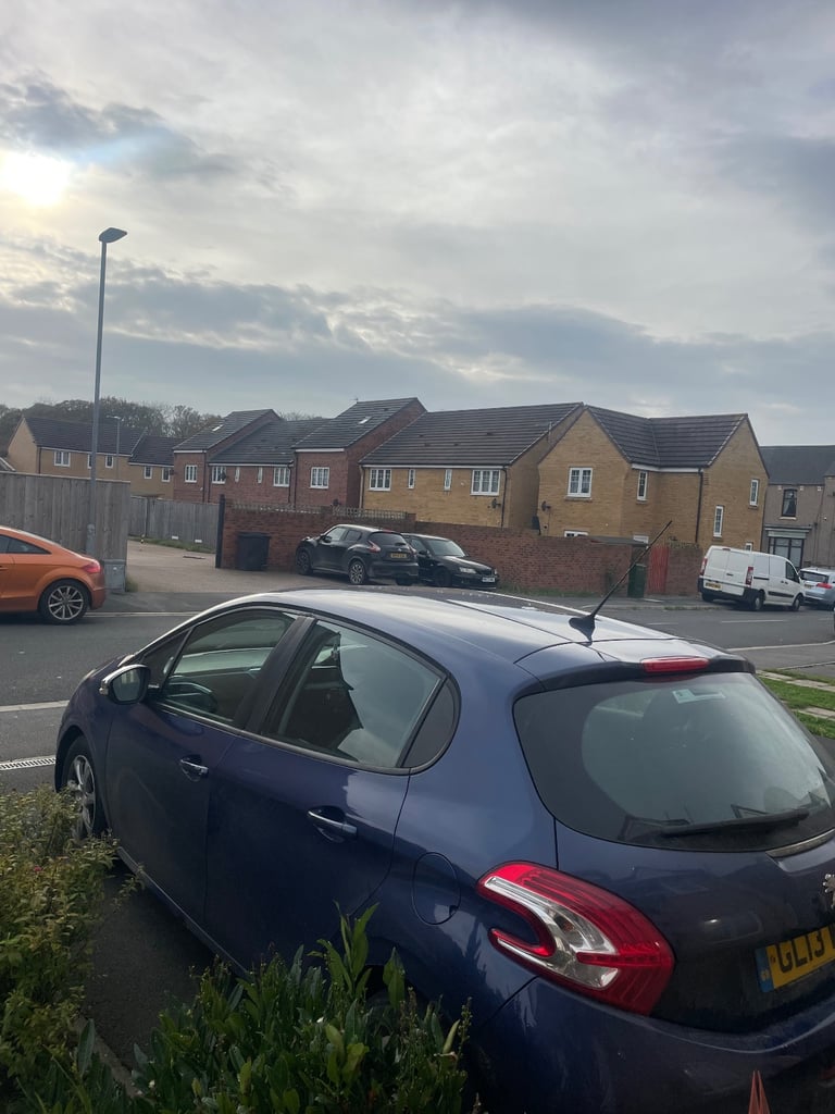 Peugeot 208 1.2 2013 – Low Miles – £20 Tax – Great Fuel Economy – MOT 2026