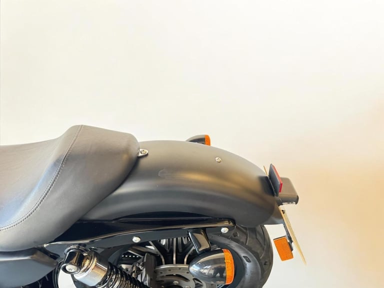 2015 Harley-Davidson Sportster 883 XL883N Iron 883