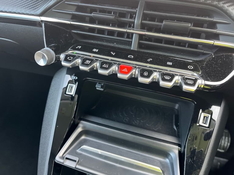  Peugeot 208 1.2 Puretech Allure Premium Hatchback 5dr Petrol Manual Euro 6 s/s