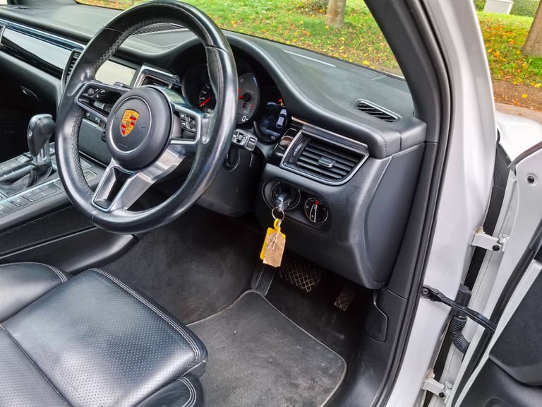 2015 Porsche Macan 3.0 Macan S D Semi-Auto 4WD 5dr SUV Diesel Automatic