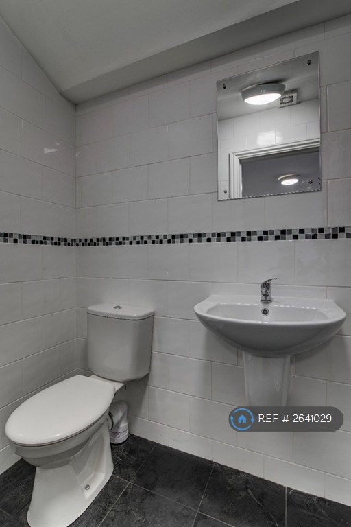 7 bedroom flat in Stonemasons Close, Liverpool, L7 (7 bed) (#2641029)