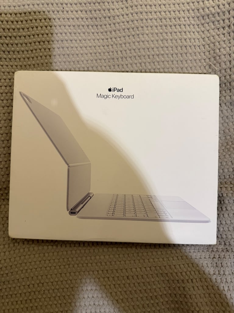 iPad Air 13 inch Magic Keyboard 