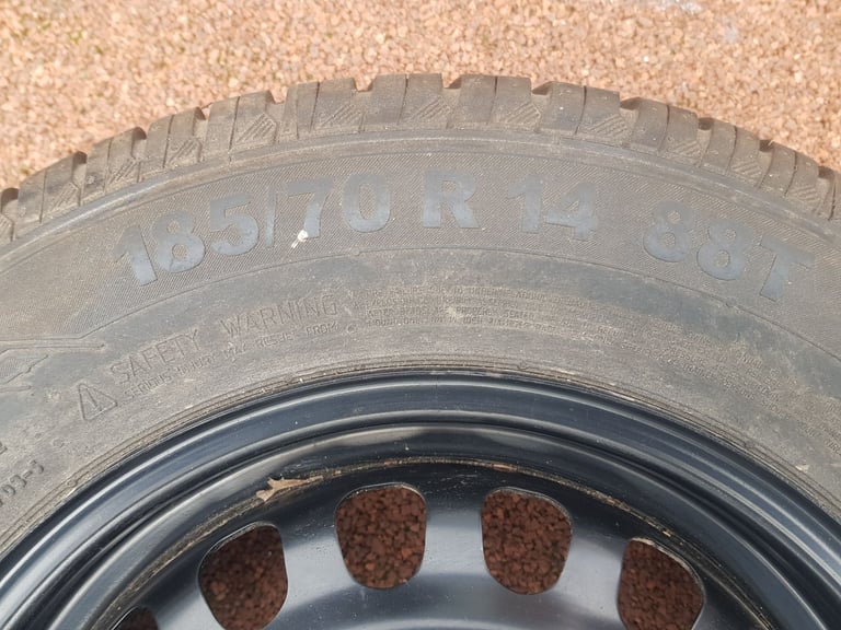 185x70x14 continental on Vauxhall rim