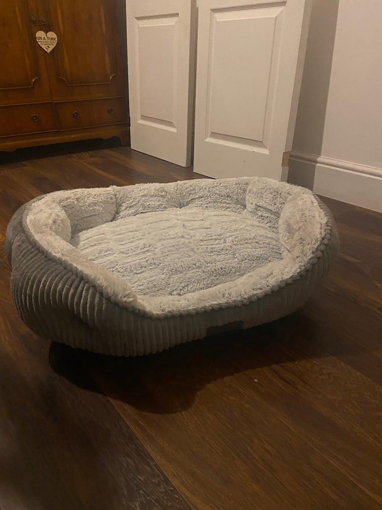 Memory foam dog bed - good as new 