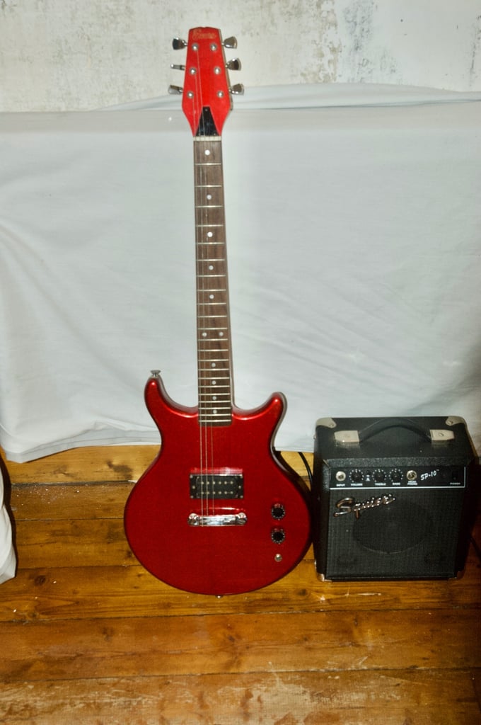 Encore Vintage Electric  Guitar with Fender Amplifier