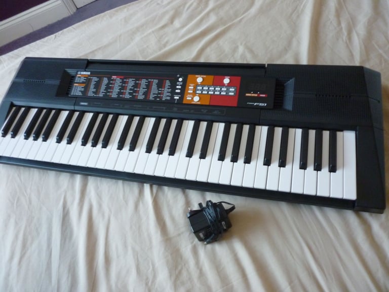 Beautful quality Yamaha Psr F51 full size light weight keyboard,hundreds of voices,styles etc..
