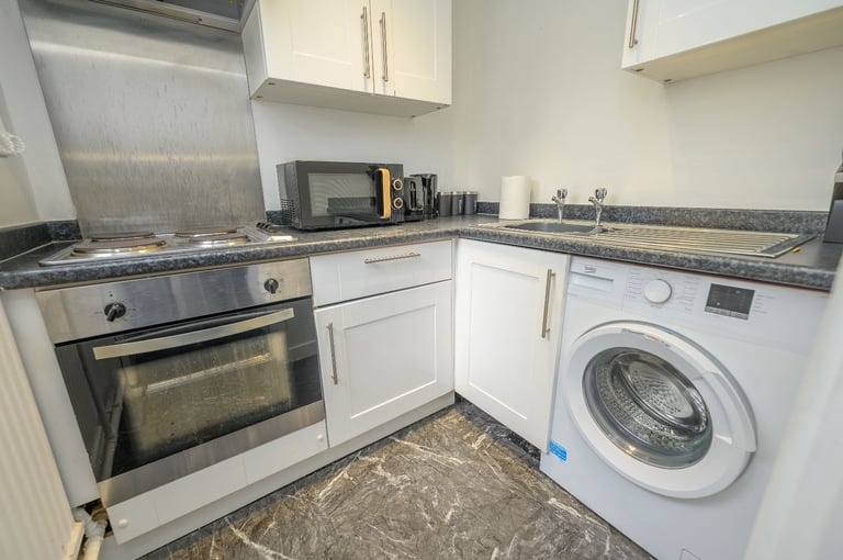 Short Term Stay in Broadgreen Court Liverpool- 1 BR