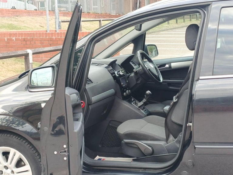2012 Vauxhall Zafira 1.6 16V Design Euro 5 5dr (SNav) MPV Petrol Manual