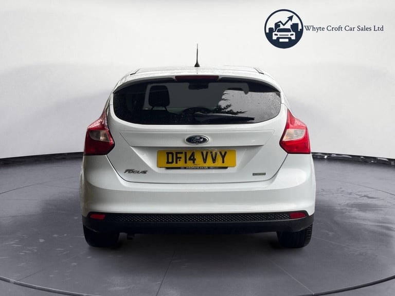 2014 Ford Focus 1.0 EcoBoost Zetec Navigator 5dr HATCHBACK PETROL Manual