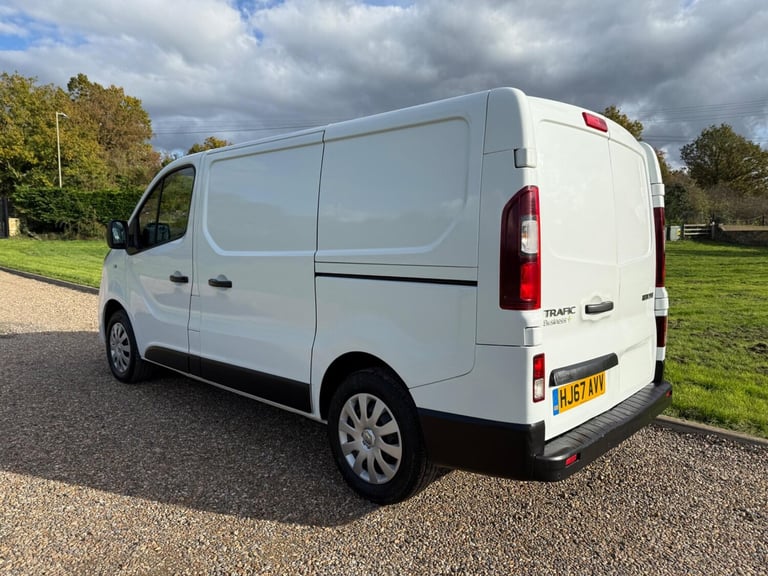 2017 Renault Trafic SL27 dCi 120 Business+ Van PANEL VAN DIESEL Manual